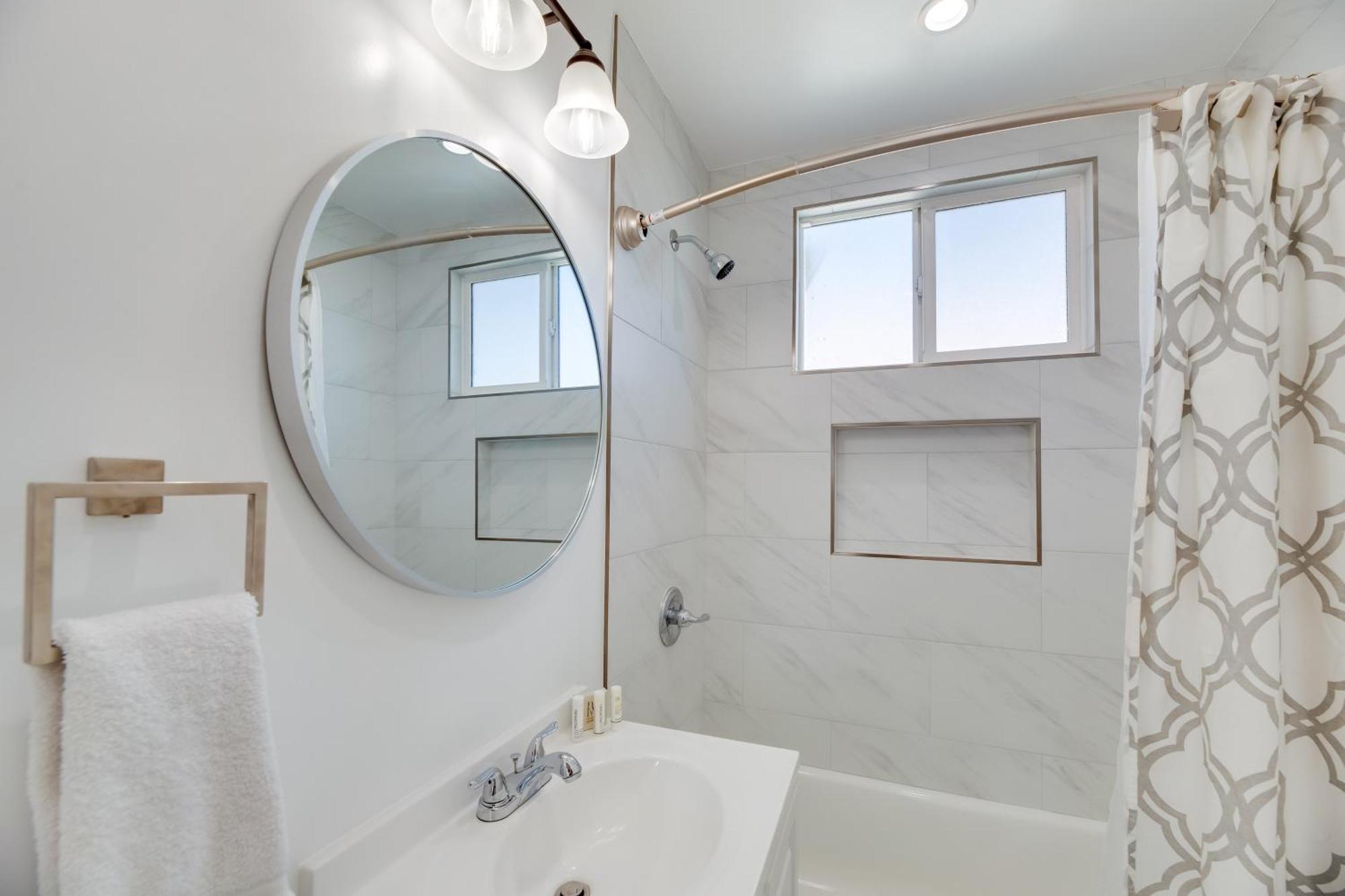 Apartment Chic Angeles Abode 6 Mi To Santa Monica Pier *